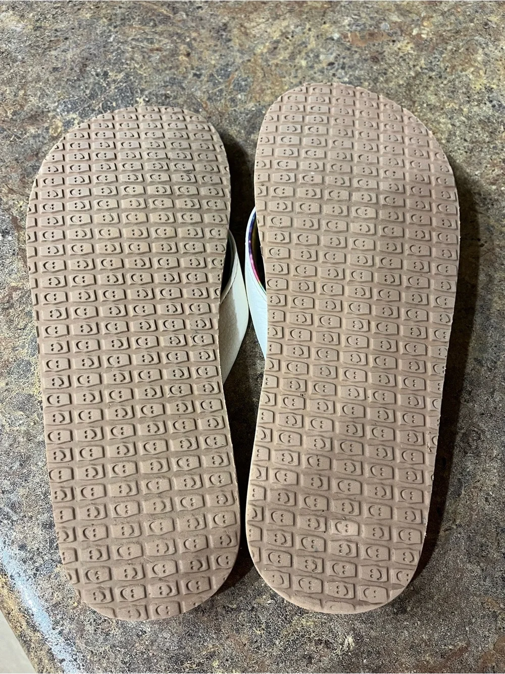 Sanuk Yoga Mat Women’s 8 White Tie Dye Flip Flop Sandals 1126874